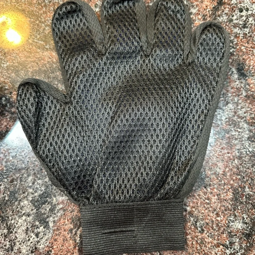 NWOT Pet Grooming Gloves